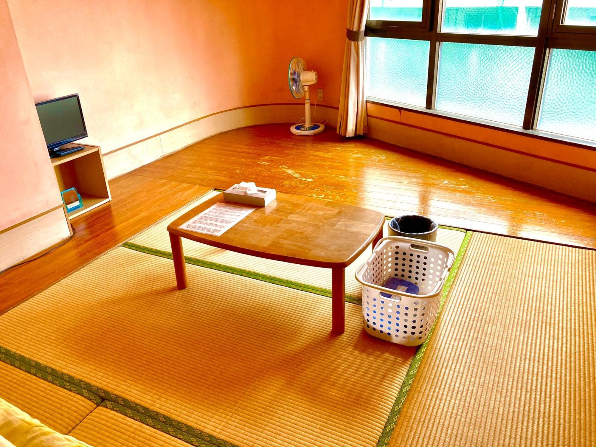 Hostel Hakuseiso Naha Exterior foto